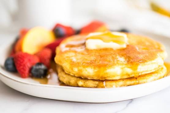 CHOCOLATE AND BANANA PANCAKE